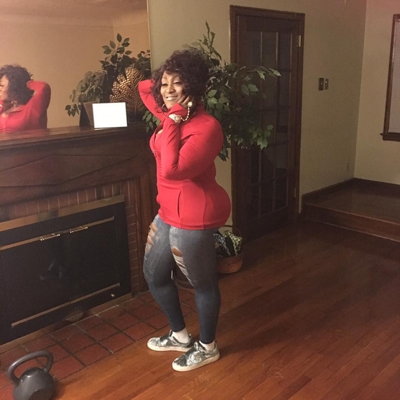 Meet your Posher, Kimyatta - Picture 1 of 1